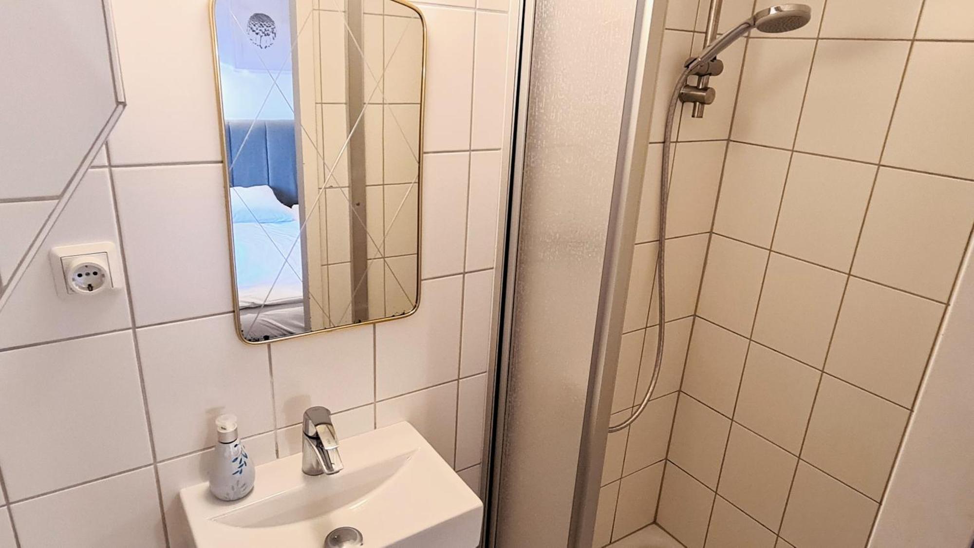 Weltempfaenger Backpacker Hostel Köln Eksteriør billede