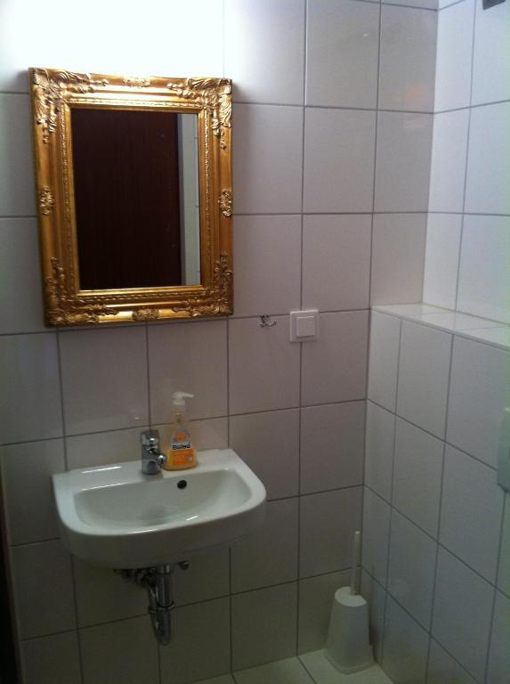 Weltempfaenger Backpacker Hostel Köln Værelse billede